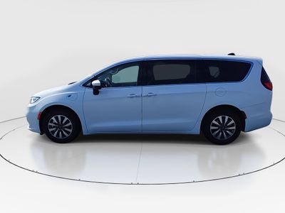 2023 Chrysler Pacifica — interior view