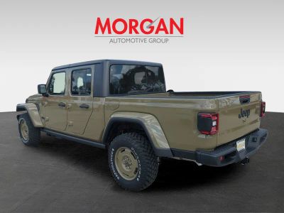 2026 Jeep Gladiator — photo 7 view