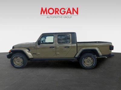 2026 Jeep Gladiator — photo 8 view