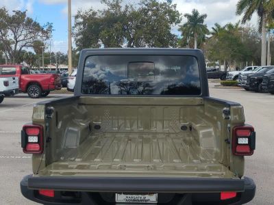 2026 Jeep Gladiator — photo 15 view
