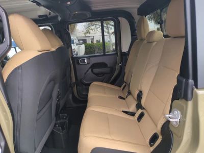 2026 Jeep Gladiator — photo 16 view