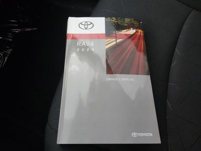2024 Toyota RAV4 - Photo 20