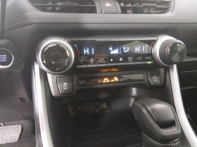 2024 Toyota RAV4 - Photo 18
