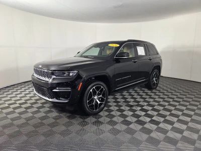 2024 Jeep Grand Cherokee — interior view