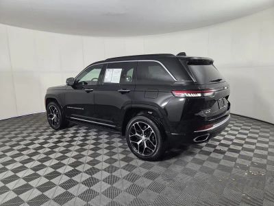 2024 Jeep Grand Cherokee — photo 8 view