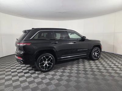 2024 Jeep Grand Cherokee — engine compartment view
