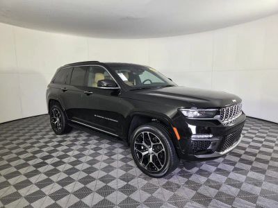 2024 Jeep Grand Cherokee — side profile view