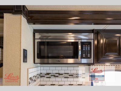 2017 Chateau 35SB - Photo 20