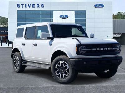 2026 Ford Bronco Outer Banks in Oxford White — front three-quarter view