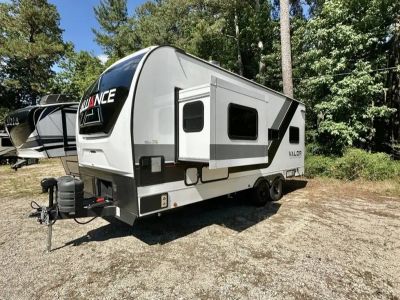 2024 Alliance Valor 21T15 — front three-quarter view
