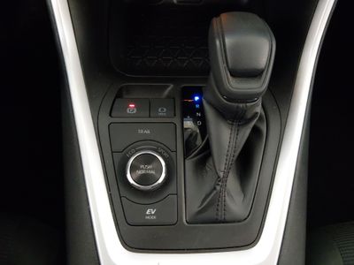 2025 Toyota RAV4 — photo 16 view