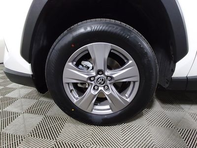 2025 Toyota RAV4 — photo 10 view