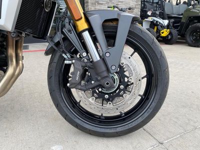 2026 Suzuki GSX-8T - Photo 15