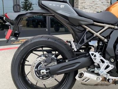 2026 Suzuki GSX-8T - Photo 9