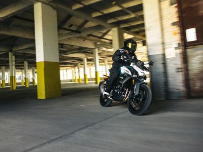 2026 CFMOTO 450NK - Photo 4