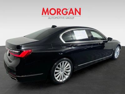 2022 BMW 7 Series — rear three-quarter view