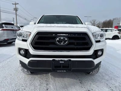 2023 Toyota Tacoma - Photo 3