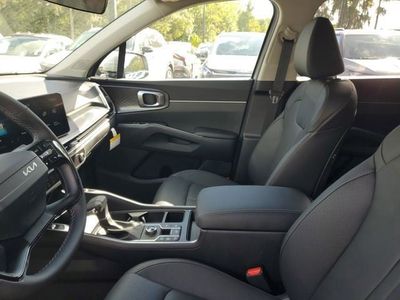 2026 Kia Sorento — photo 8 view