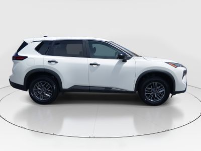 2024 Nissan Rogue — photo 8 view