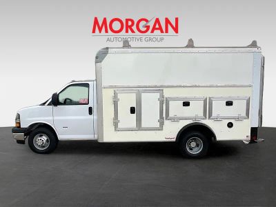 2022 Chevrolet Express 3500 — engine compartment view