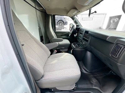 2022 Chevrolet Express 3500 — photo 25 view