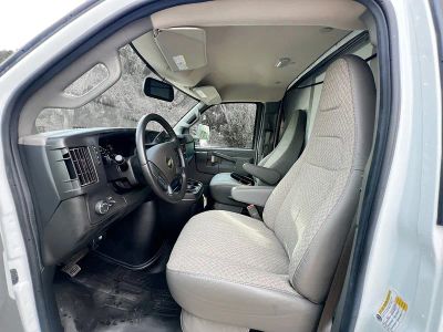 2022 Chevrolet Express 3500 — photo 12 view