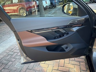 2026 BMW 5 Series 540i xDrive - Photo 11