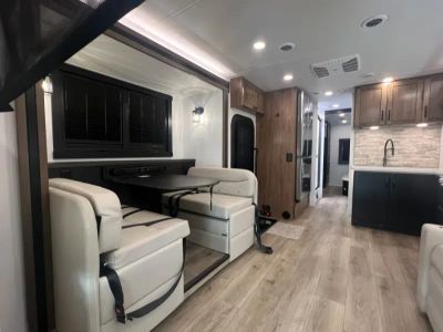 2026 Entegra ACCOLADE XT — photo 13 view