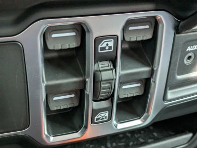 2026 Jeep Gladiator — photo 19 view