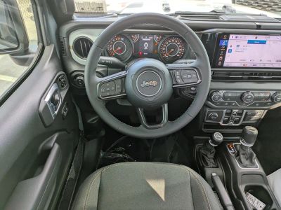 2026 Jeep Gladiator — photo 13 view