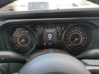 2026 Jeep Gladiator — photo 22 view