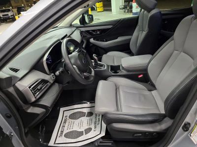 2025 Subaru Outback — photo 16 view