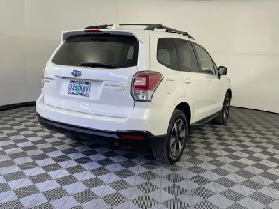 2017 Subaru Forester — detail view