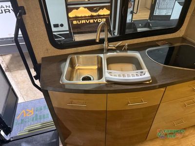 2017 Winnebago Navion — photo 21 view