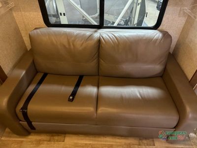 2017 Winnebago Navion — photo 30 view