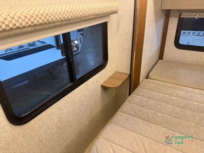 2017 Winnebago Navion — photo 35 view