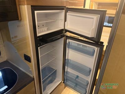 2017 Winnebago Navion — photo 27 view