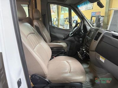 2017 Winnebago Navion — photo 12 view