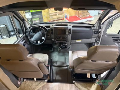 2017 Winnebago Navion — photo 29 view