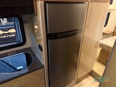2017 Winnebago Navion — photo 26 view