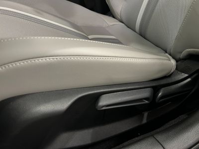2026 Honda Civic Hatchback Hybrid - Photo 10