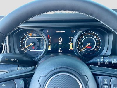 2025 Jeep Wrangler — photo 12 view
