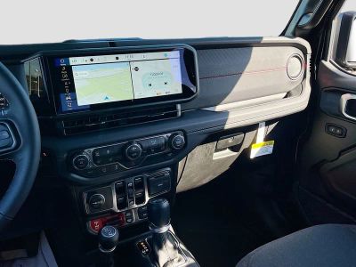2025 Jeep Wrangler — photo 23 view