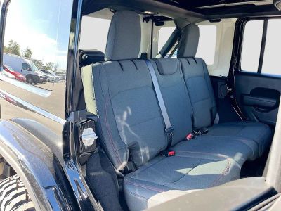 2025 Jeep Wrangler — photo 26 view