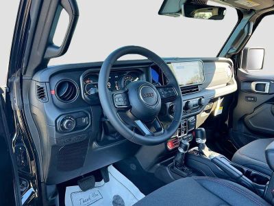 2025 Jeep Wrangler — photo 9 view