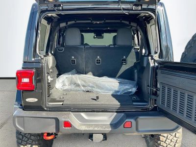 2025 Jeep Wrangler — photo 25 view