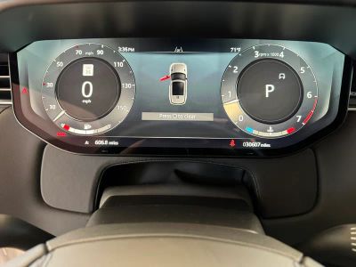 2025 Land Rover Range Rover Sport — photo 11 view