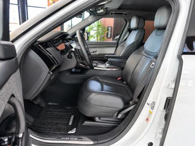 2025 Land Rover Range Rover Sport — photo 8 view