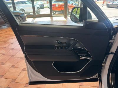 2025 Land Rover Range Rover Sport — photo 15 view