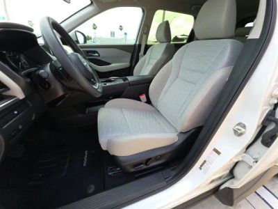 2023 Nissan Rogue — photo 13 view